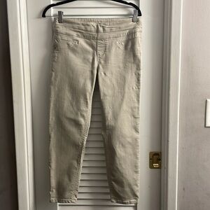 NWOT Style & Co. Petite Cropped Khaki Pants- Great Condition-Size 4P